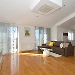 Adela Apartment Solin