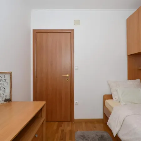 Adela Apartment *