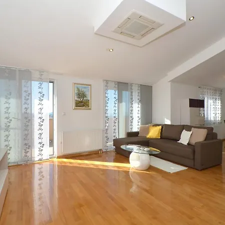 Adela Apartment Solin