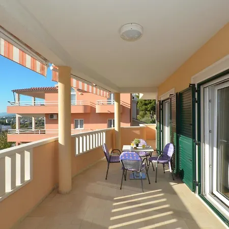 Apartment Adela Solin