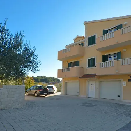Adela Apartment Solin