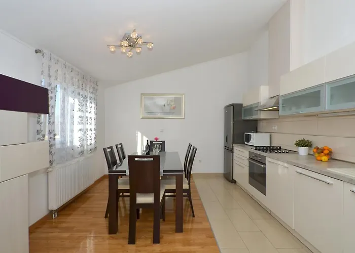Adela Apartamento Solin